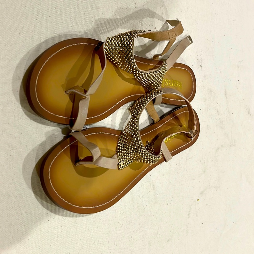New with tags Women’s Kensie open toe sandals size 9.